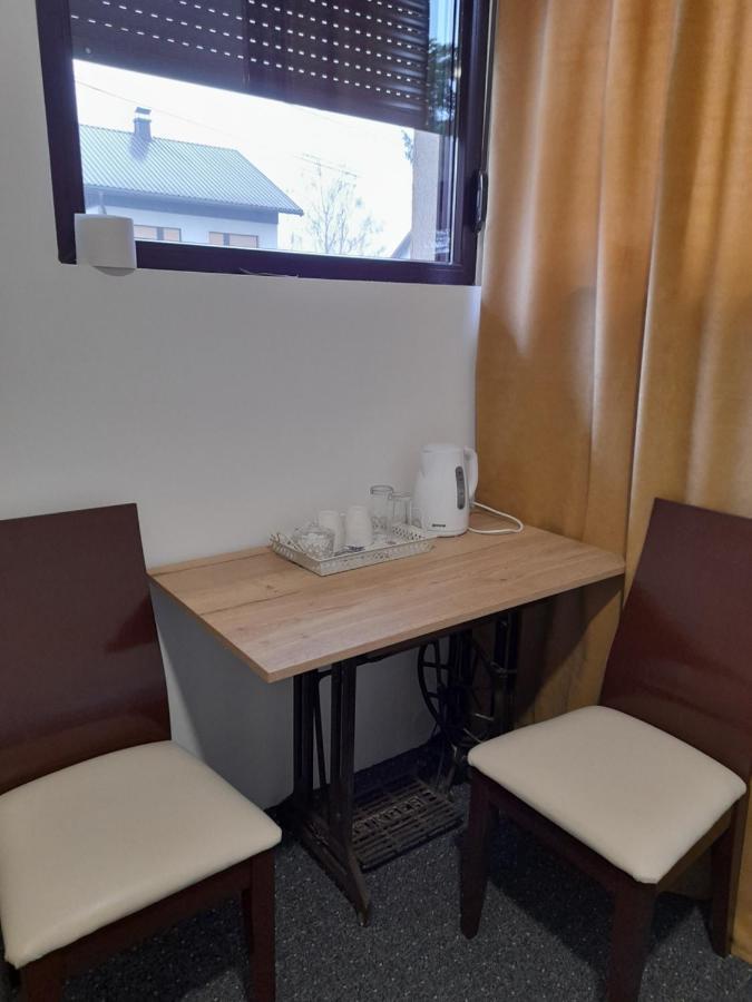 Apartmani Exit 페일 외부 사진