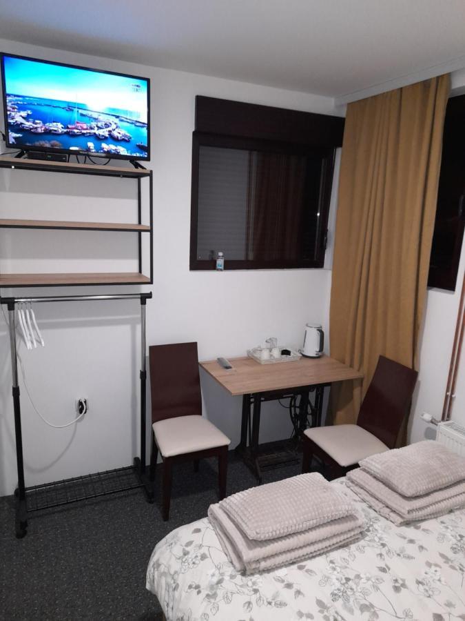 Apartmani Exit 페일 외부 사진
