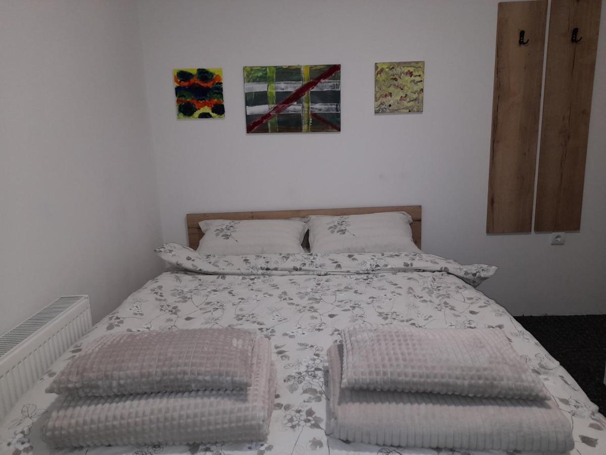 Apartmani Exit 페일 외부 사진