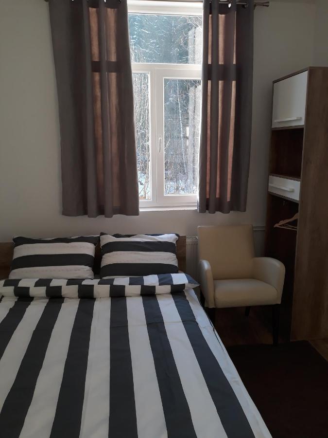 Apartmani Exit 페일 외부 사진