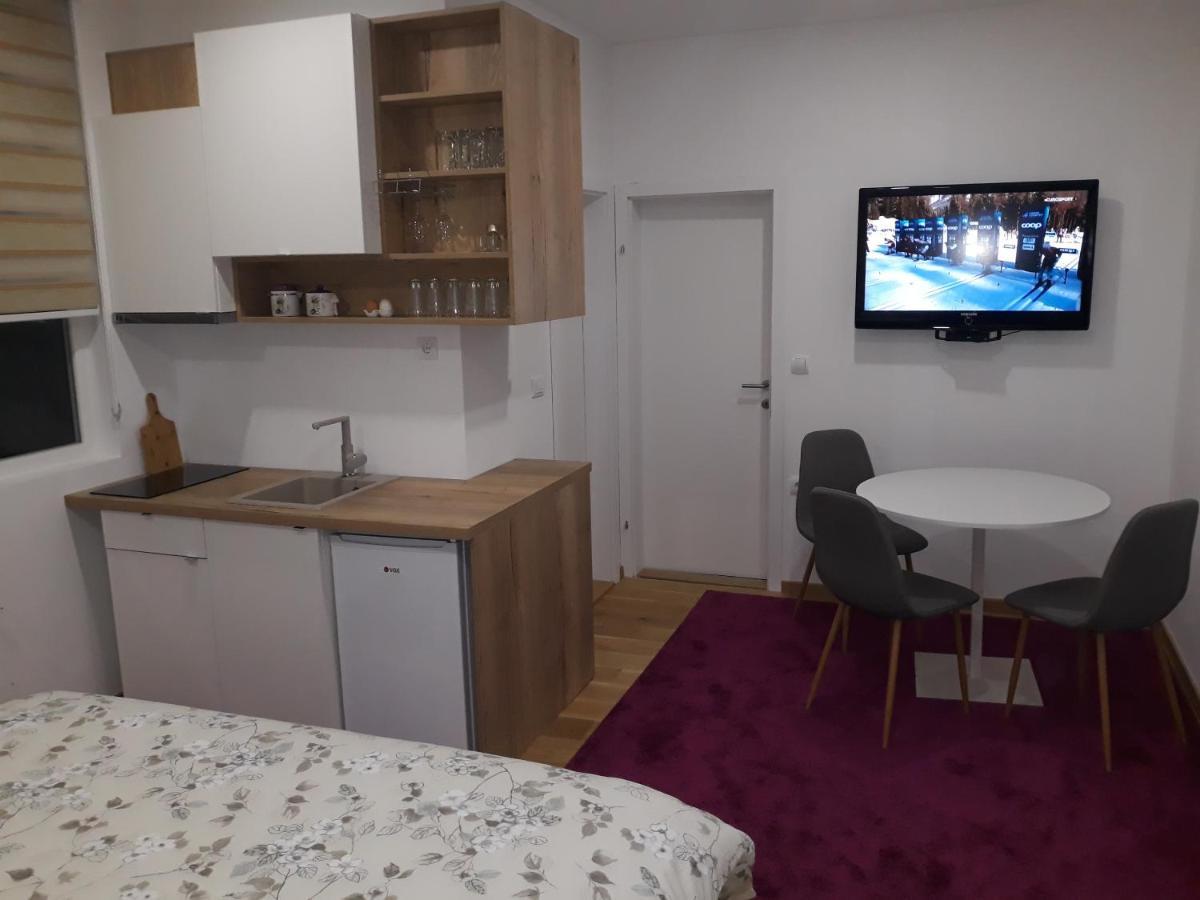Apartmani Exit 페일 외부 사진